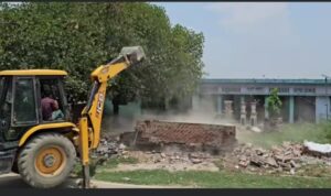 یوپی مسلم اداروں پر بلڈوزر راج، کیا ہے حقیقت؟