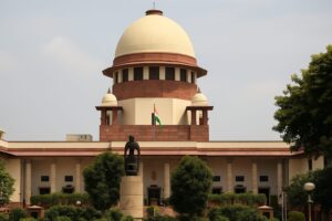 سپریم کورٹ نے ’وقف بائی یوزر‘ شق پر روک سے انکار کیا، رجسٹریشن لازمی قرار