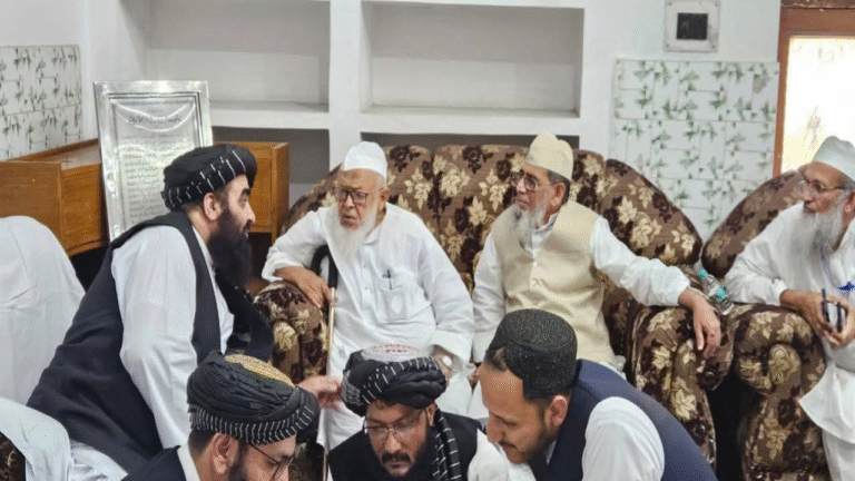 دیوبند میں طالبان وزیرِ خارجہ ۔ جب سفارت نے سیاست کا چہرہ بے نقاب کیا