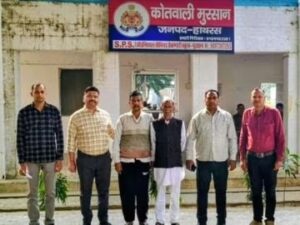 ہاتھرس اسکالرشپ کیس: مدرسہ محمد صاحب اسلامیہ فوقانیہ کے منیجر دھرم ویر سنگھ اور خزانچی سرویش پچوری گرفتار