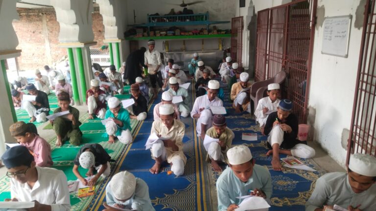 مدارس کو نشانہ بنانے کی کوشش پر سپریم کورٹ برہم، این جی او پر ایک لاکھ روپے جرمانہ