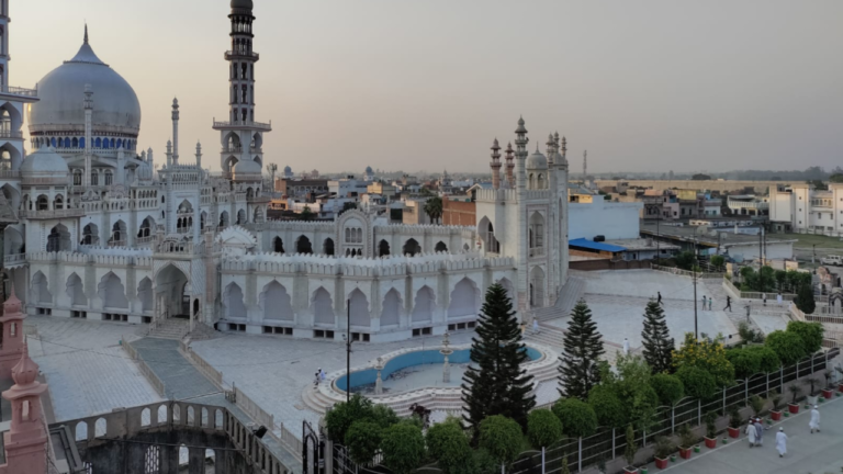 دارالعلوم دیوبند کا نصاب: اس میں خاص کیا ہے؟