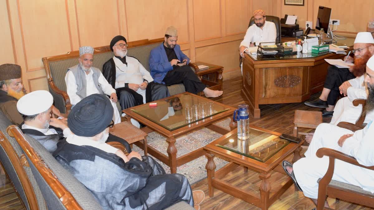 مسجد، مولوی اور مسلک: کشمیر میں پولیس کی ڈیٹا مہم اور مسلمانوں پر بڑھتا ہوا شک