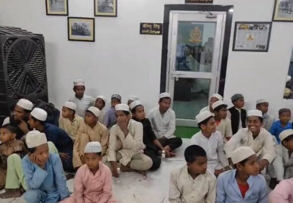 ایم پی زیرِ حراست 167 مدرسہ طلبہ ایک ہفتے بعد بھی رہا نہ ہو سکے، والدین شدید ذہنی کرب میں مبتلا