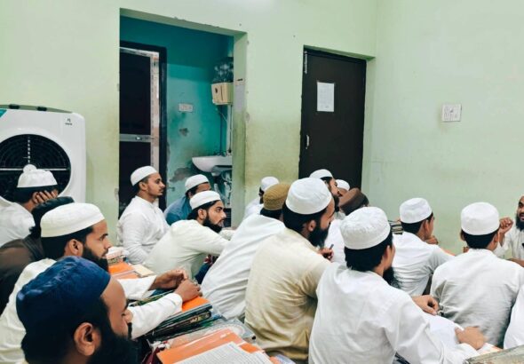 مغربی بنگال: مدارس میں 'وندے ماترم' کی لازمی خواندگی کا نیا حکم نامہ جاری